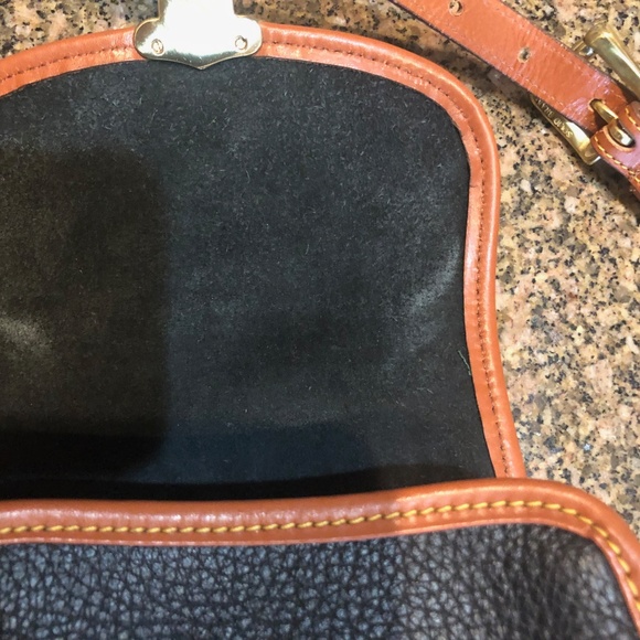DOONEY & BOURKE PURSE - Picture 4 of 8